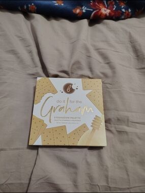 Do It For The Graham Eyeshadow Palette - Beige & Gold Packaging